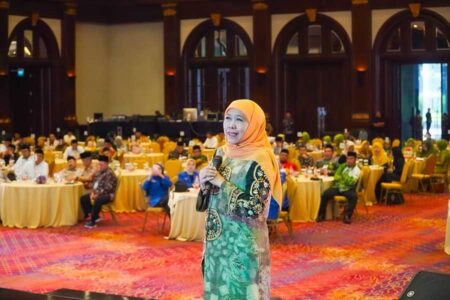 Khofifah Tekankan Pentingnya STEM dan Gizi untuk Generasi Emas 2045 Foto BeritaJatim.com
