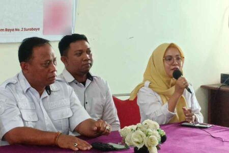 Fitnah Asusila, Camat Asemrowo Surabaya dan Staf Akan Lapor Polisi Foto BeritaJatim.com