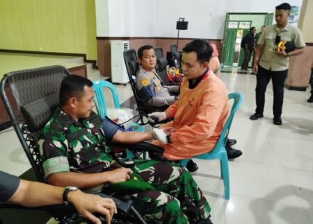 Kodim 0814/Jombang dan Persit KCK Gelar Donor Darah, Ratusan Peserta Antusias Foto BeritaJatim.com