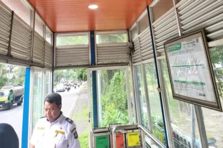 Kenyamanan Halte Trans Jatim di Sidoarjo Disoal, Ini Kata Dishub Foto BeritaJatim.com