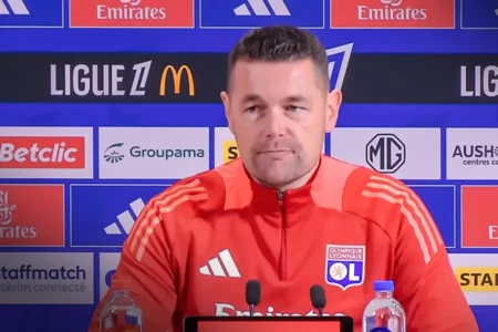 Lyon Siap Hadapi Brest di Pekan ke-17 Liga Prancis tanpa Enzo Molebe Pierre Sage