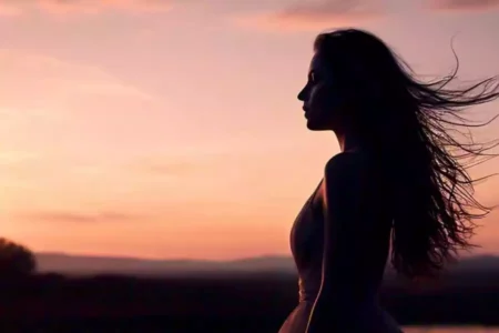 6 Ide Foto Estetik untuk Si Introvert yang Malu Dipotret Foto BeritaJatim.com