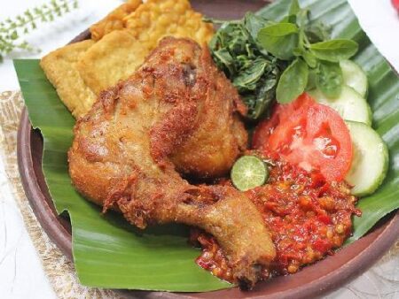 Berikut Rekomendasi 3 Destinasi Kuliner Mojokerto, Ada Aneka Sambal hingga Mie Hits! Foto BeritaJatim.com