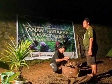 Komunitas Bushcraft Plat-S Kampanyekan Pentingnya Pelestarian Ekosistem di Wonosalam Jombang Foto BeritaJatim.com