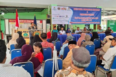 Baksos HPN 2025, PWI Sidoarjo Gelar Pemeriksaan Kesehatan dan Bagikan Sembako Foto BeritaJatim.com