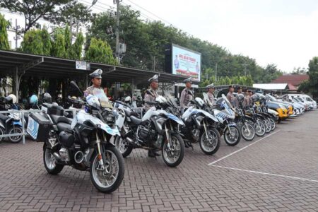 Tekan Angka Kecelakaan, Polres Pasuruan Gelar Operasi Keselamatan Semeru 2025 Foto BeritaJatim.com