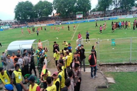 Kericuhan Warnai Kekalahan Persekabpas Pasuruan dari Tornado FC di Liga 3 Foto BeritaJatim.com