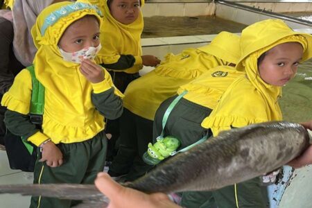 Edukasi Perikanan Gratis untuk Semua Usia di Kota Pasuruan Foto BeritaJatim.com