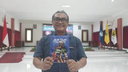 Seharusnya Buku Biru Itu Berjudul ‘(Sebuah Pengantar) Manifesto Politik’ Foto BeritaJatim.com