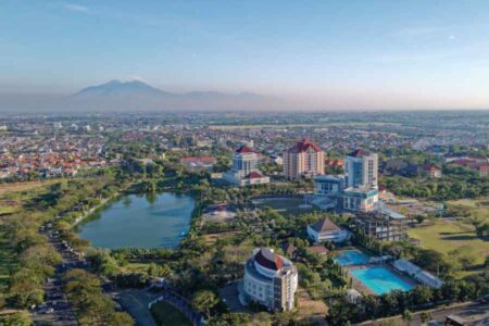 Unesa Terima 8.813 Mahasiswa Baru Jalur UTBK-SNBT 2025, Ini Prodi Paling Ketat Foto BeritaJatim.com