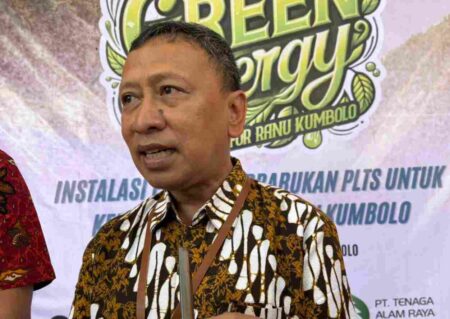 Cuaca Ekstrem Mengancam, Jalur Pendakian Gunung Semeru Ditutup Foto BeritaJatim.com
