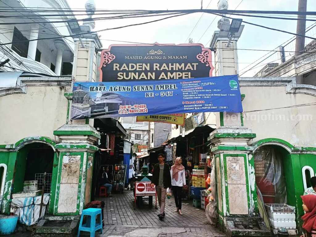 5 dari 9 Walisongo Ada di Jatim, Inilah Destinasi Ziarah Wali Jelang Ramadan Foto BeritaJatim.com