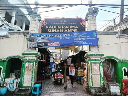 5 dari 9 Walisongo Ada di Jatim, Inilah Destinasi Ziarah Wali Jelang Ramadan Foto BeritaJatim.com