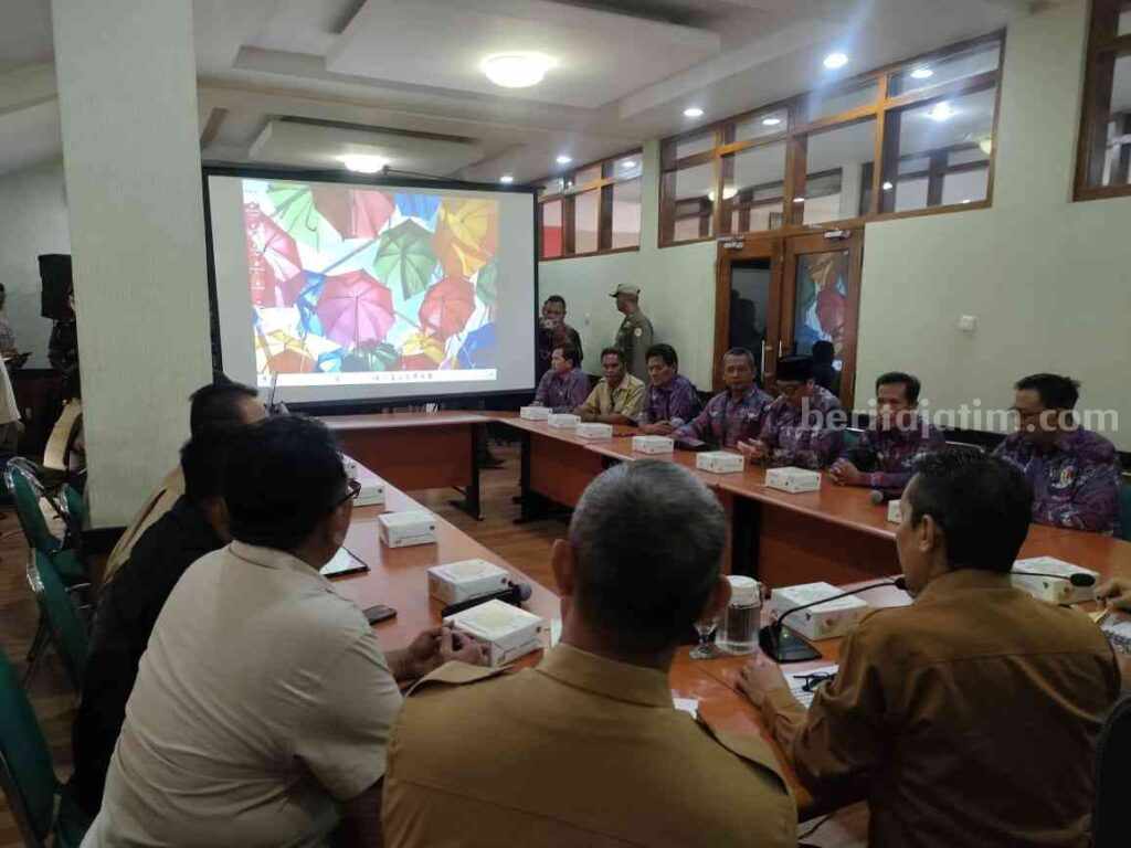 Salahi Aturan, Pemberhentian 3 Kadus di Mojokerto Didaftarkan Gugatan ke PTUN Foto BeritaJatim.com