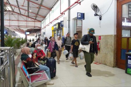 Info Mudik, Tiket KA Lebaran 2025 Dari KAI Daop 7 Madiun Masih Tersedia Segini Foto BeritaJatim.com
