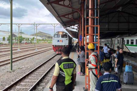 Info Mudik, KAI Daop 7 Madiun Buka Pemesanan KA Tambahan Angkutan Lebaran 2025 Foto BeritaJatim.com