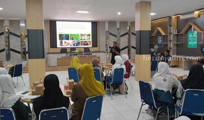 PWI Lamongan Gelar Pelatihan Jurnalistik, Cetak Generasi Muda Melek Media Foto BeritaJatim.com