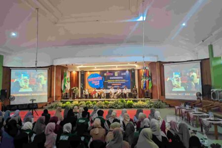 Gus Rektor Unira Malang: KKN-T 2025 Harus Berdampak dan Berkelanjutan Foto BeritaJatim.com