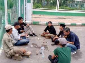 Pemkab Pamekasan Tertibkan PKL Arek Lancor untuk Kembalikan Fungsi Taman Kota Foto BeritaJatim.com