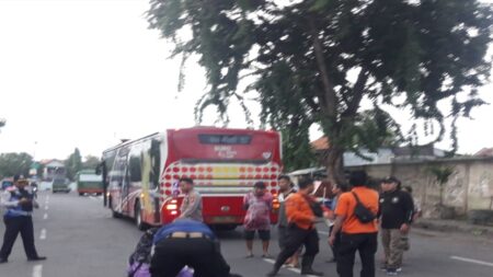 Polisi Periksa Sopir Suroboyo Bus Usai Tabrak Pejalan Kaki Hingga Tewas Foto BeritaJatim.com