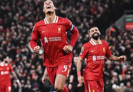 Lolos ke Final, Liverpool FC Raja Piala Liga Foto BeritaJatim.com