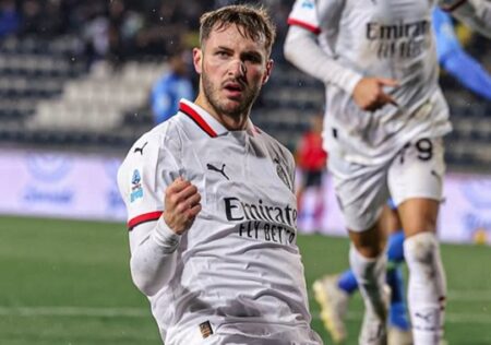 Santiago Gimenez Cetak Gol Debut untuk AC Milan, Tantangan Besar Menanti Foto BeritaJatim.com