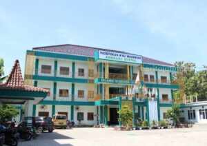 Mengulik Kreativitas Santri dan Budaya Literasi di Padepokan Kiai Mudrikah Pamekasan Foto BeritaJatim.com