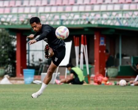 Bek Madura United Waspadai Lini Depan Dewa United Foto BeritaJatim.com