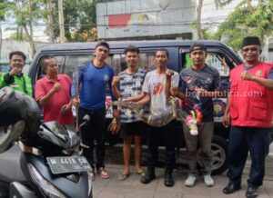 Tidak Hanya Api, Damkar Pamekasan Jinakkan Hewan Liar Foto BeritaJatim.com