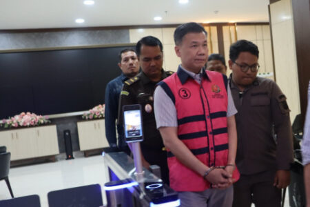 Diduga Rugikan Rp569 M, 3 Tersangka Korupsi Bank BUMD Jatim Ditahan Kejati Jakarta Foto BeritaJatim.com