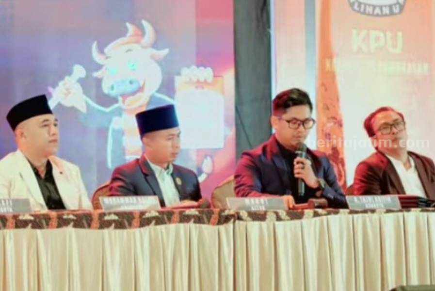 KPU Pamekasan Tetapkan Pasangan Kholil-Sukri sebagai Bupati dan Wakil Bupati 2025-2030 Foto BeritaJatim.com