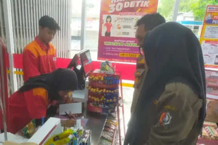 Kebijakan Baru Toko Modern di Bojonegoro: Pasang Stiker Foto BeritaJatim.com
