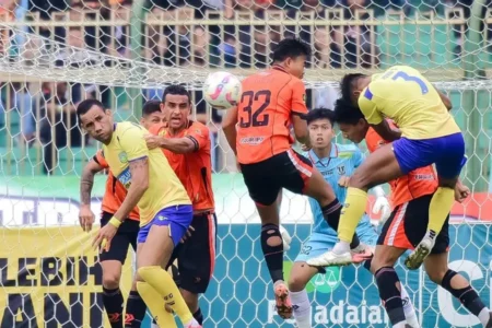 Babak Pertama Ditahan Imbang Gresik United, Peluang Persibo Bertahan di Liga 2 Tipis Foto BeritaJatim.com