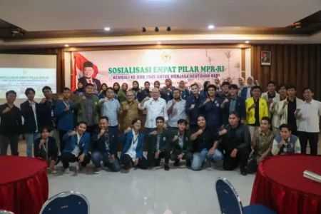 LaNyalla Ajak Mahasiswa Surabaya Kembali ke Pancasila dan UUD 1945 Asli Foto BeritaJatim.com