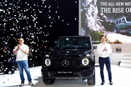 The All-New Mercedes Benz G 500 PROFESSIONAL Line Resmi Mengaspal di BCA Expoversary 2025 Foto BeritaJatim.com