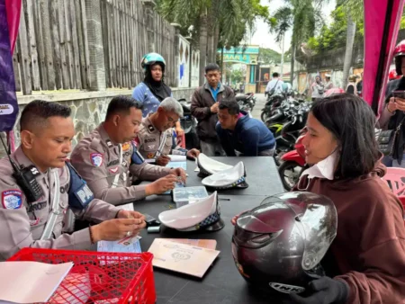 Operasi Keselamatan Semeru 2025: Polres Kediri Kota Amankan STNK dan SIM, Ada Apa? Foto BeritaJatim.com