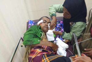 Ngepot di Tikungan, Pick Up Angkut Orang Terguling hingga Penumpang Terlempar Foto BeritaJatim.com