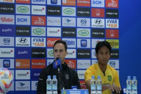 Paul Munster: Persebaya Tak Boleh Remehkan Persis Solo Foto BeritaJatim.com