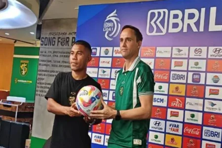 Nasib Paul Munster di Persebaya Ditentukan, Wajib Menang Lawan Persib Bandung Foto BeritaJatim.com
