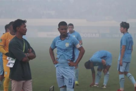 Lewati 8 Besar Tanpa Kemenangan, Mimpi Persela Kembali ke Liga 1 Pupus Foto BeritaJatim.com