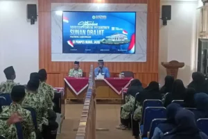 34 Pimpinan Yayasan dan Lembaga Pendidikan Pesantren Sunan Drajat Lamongan Study PLP di Pesantren Nurul Jadid Paiton Foto BeritaJatim.com