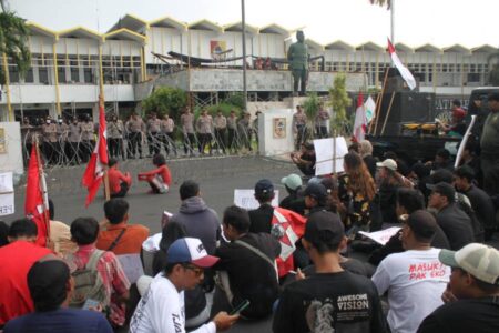 GMNI Jember Desakkan Dua Hal Ini kepada Presiden Prabowo Foto BeritaJatim.com