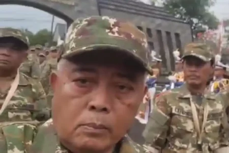 Pakai Baju Loreng, Begini Gaya Bupati Malang Sanusi di Akmil Magelang Foto BeritaJatim.com