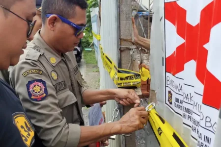Satpol PP Surabaya Segel 8 Proyek di Surabaya Barat, Diduga Tak Berizin Foto BeritaJatim.com