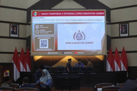 DPRD Jember Awali 2025 dengan Bahas Dua Raperda Prakarsa Pendidikan Foto BeritaJatim.com