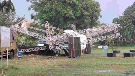 Panggung Ambruk, ‘Prajurit Kulon Bersholawat’ di Mojokerto Batal Foto BeritaJatim.com