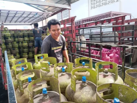 Hore, Kebijakan Elpiji 3 Kg Direvisi, Pengecer Boleh Jualan Elpiji Lagi Foto BeritaJatim.com