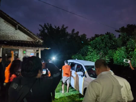 Rekonstruksi di Tulungagung, Tersangka Mutilasi Wanita Dalam Koper Peragakan 30 Adegan Foto BeritaJatim.com