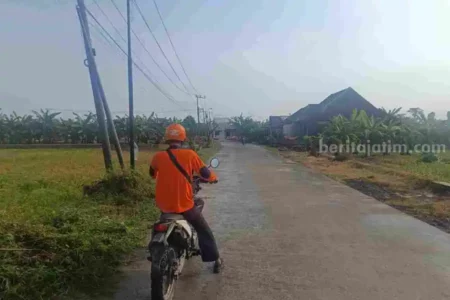 Banjir Kali Lamong di Gresik Mulai Surut, Luapan Air Bergeser ke Benjeng Foto BeritaJatim.com
