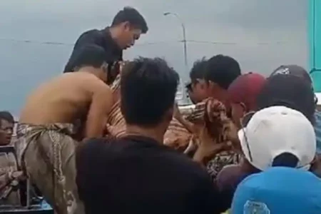 Santri Asal Lumajang Tenggelam di Laut Pulau Mandangin Sampang Foto BeritaJatim.com